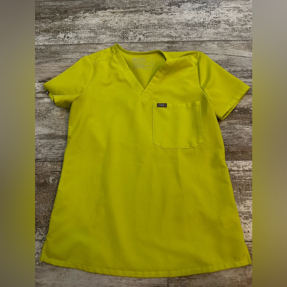 FIGS SET!!!🤩
Top is XS
Bottom is S